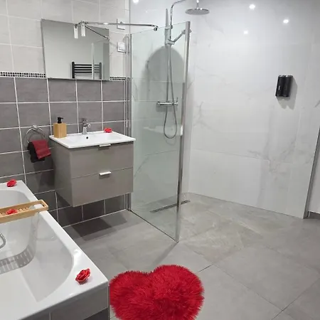 L'escale Du Desir, Privatif